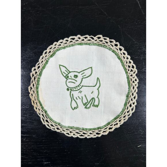 Vintage- Small Dog- Round 6 " doily- chihuahua- small stain- white green - Picture 2 of 5